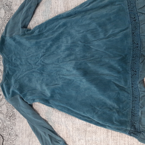 Naartji Velvet and Lace Dress - Picture 6 of 6